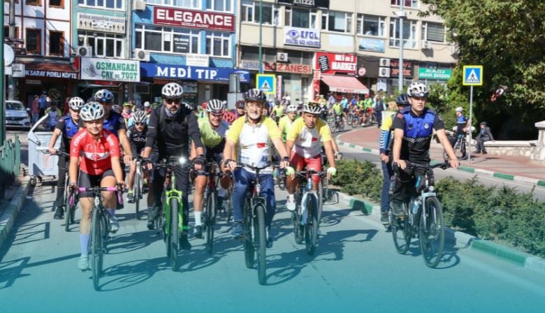 Çevre ve barış için pedal çevirdiler
