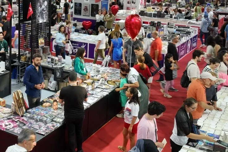 Antalya Kitap Fuarı 15'inci kez kapılarını açıyor