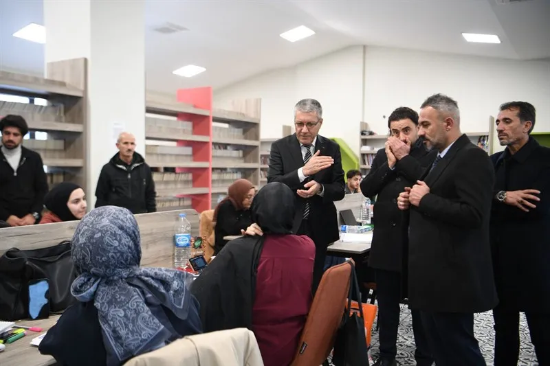 Muş Belediyesi Eşbaşkanı Sırrı Söylemez, Halk Kütüphanesi