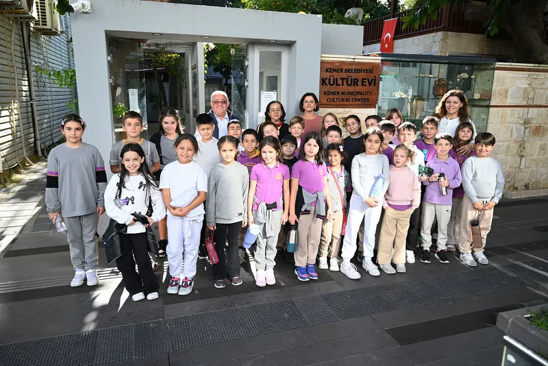 Kemer Uğur Okulları Öğrencileri Kültür Evi