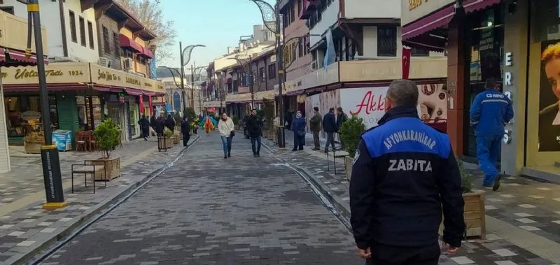 Zabıta Ekipleri Kaldırım İşgalleri Denetimlerini Sıklaştırdı