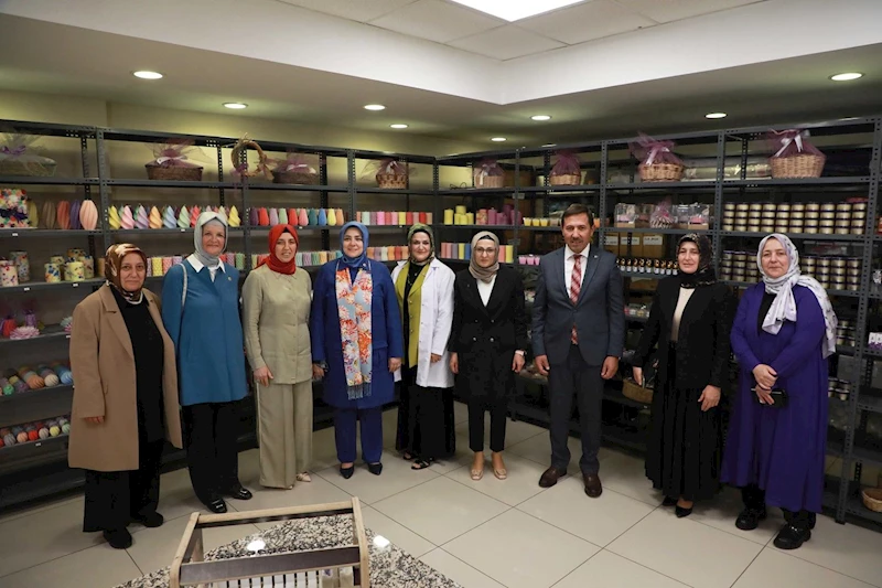 AK PARTİ KADIN KOLLARI GENEL BAŞKANI TUĞBA IŞIK ERCAN’DAN ATÖLYE KARATAY’A TAM DESTEK