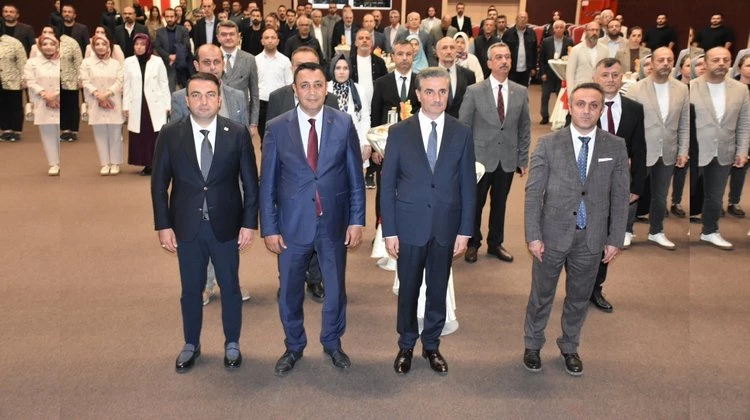 BAŞKANIMIZ, ÜNİVERSİTEMİZİN 17. KURULUŞ YIL DÖNÜMÜ TÖRENİNE KATILIDI