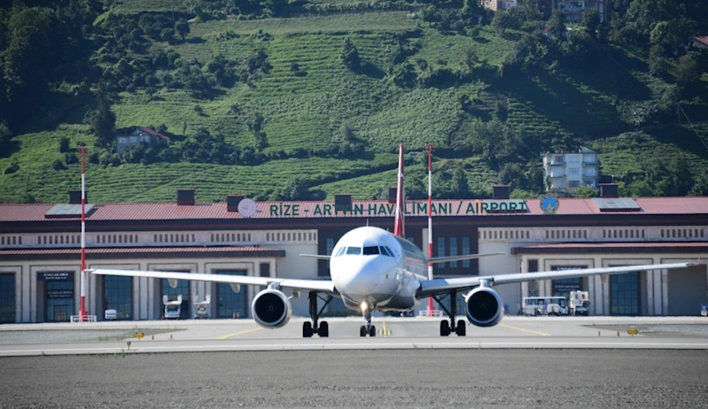 HAVAYOLU İLE 6 AYDA 108,8 MİLYON YOLCU SEYAHAT ETTİ