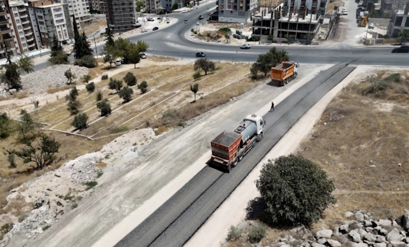 KARAKÖPRÜ’DE YOLLAR ÜSTYAPI ÇALIŞMALARIYLA YENİLENİYOR