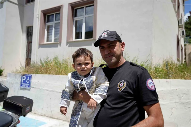 Gümüşhane Valiliği Koordinesinde İhtiyaç Sahibi Ailelerin Çocuklarına Yönelik 22 Çocuk İçin Kapsamlı Bir Sünnet Şöleni Düzenlendi