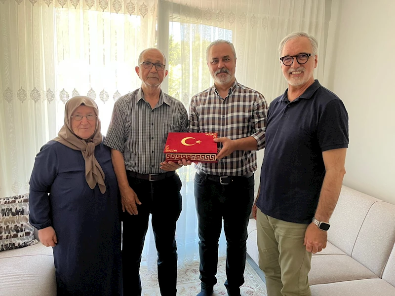 İZMİT BELEDİYESİNDEN KIBRIS GAZİLERİNE VEFA ZİYARETİ