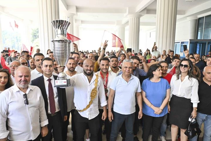 Orhan Okulu’ya görkemli karşılama