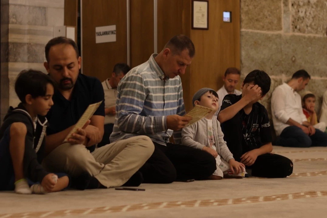 Çocuklar, Yeni Cuma