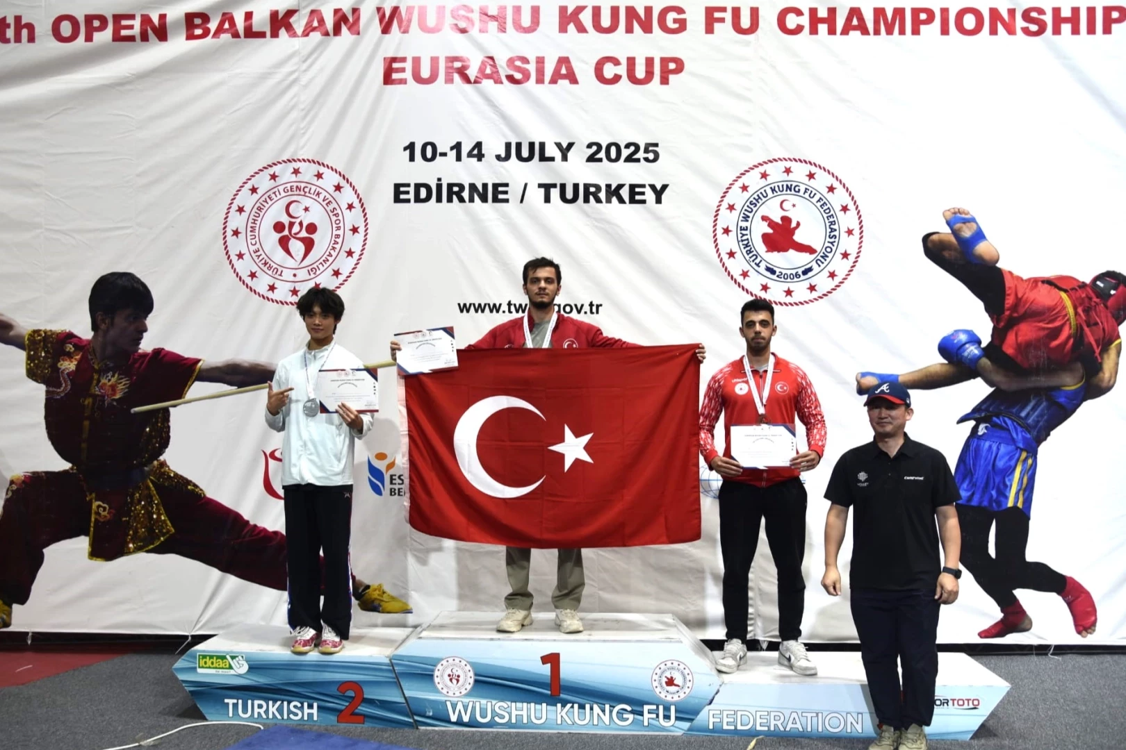 Sakarya Büyükşehir’in ‘wushu kung fu’ takımından tarihi başarı