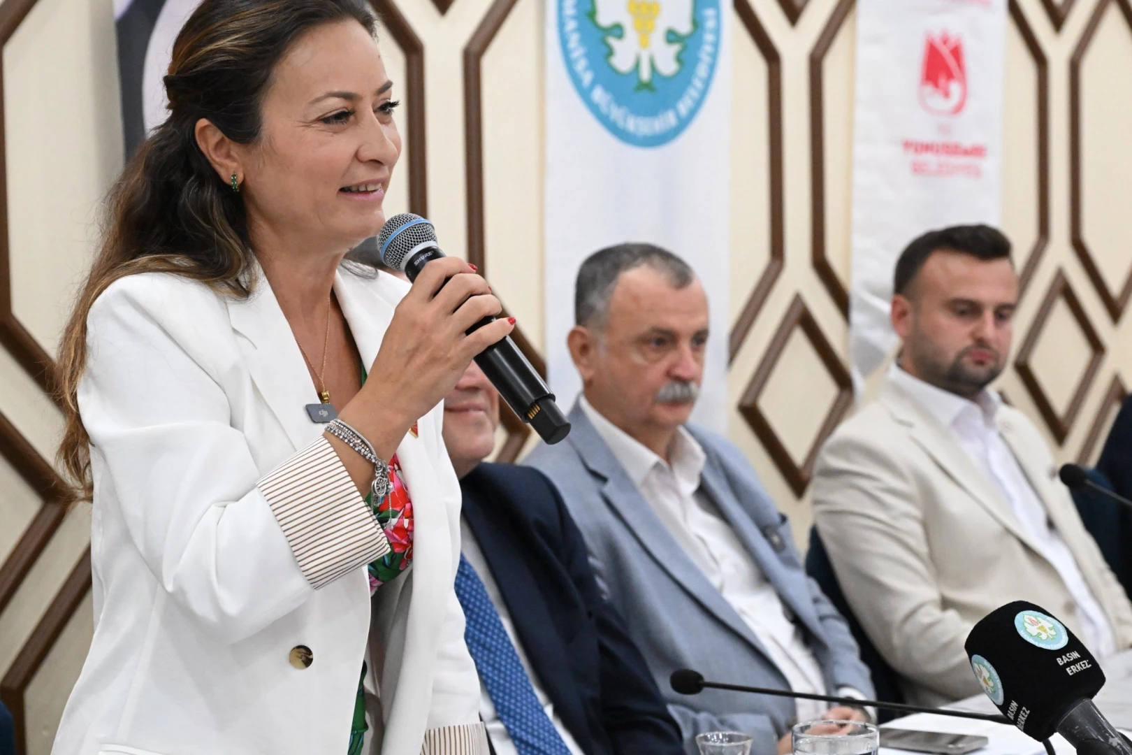 Manisa’da el ele yönetim vurgusu