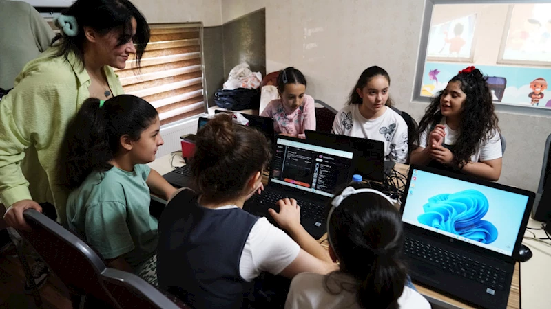 Çocuklar Büyükşehir’in Kodlama ve Yapay Zekâ Atölyesinde
