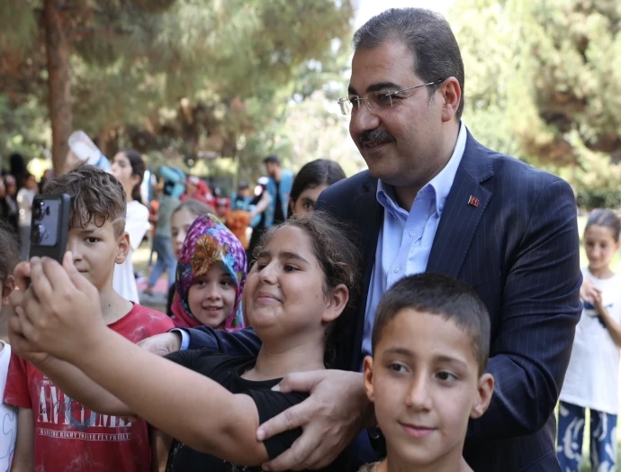 BAŞKAN CANPOLAT, TÜGVA YAZ OKULU AİLE PİKNİĞİ’NE KATILDI