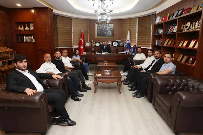 CHP YOMRA İLÇE GENÇLİK KOLLARI YÖNETİMİNDEN BAŞKANIMIZA MAKAMINDA ZİYARET