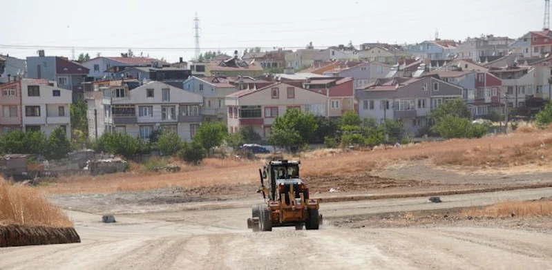 Başkan Sarıkurt, Zafer Mahallesi´ndeki Yol Çalışmalarını Yerinde İnceledi