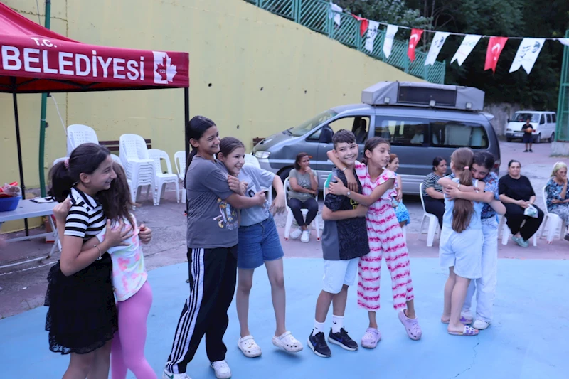 İZMİT’İN YAZ EĞLENCESİ TERZİBAYIRI’NDA ÇOCUKLARLA BULUŞTU