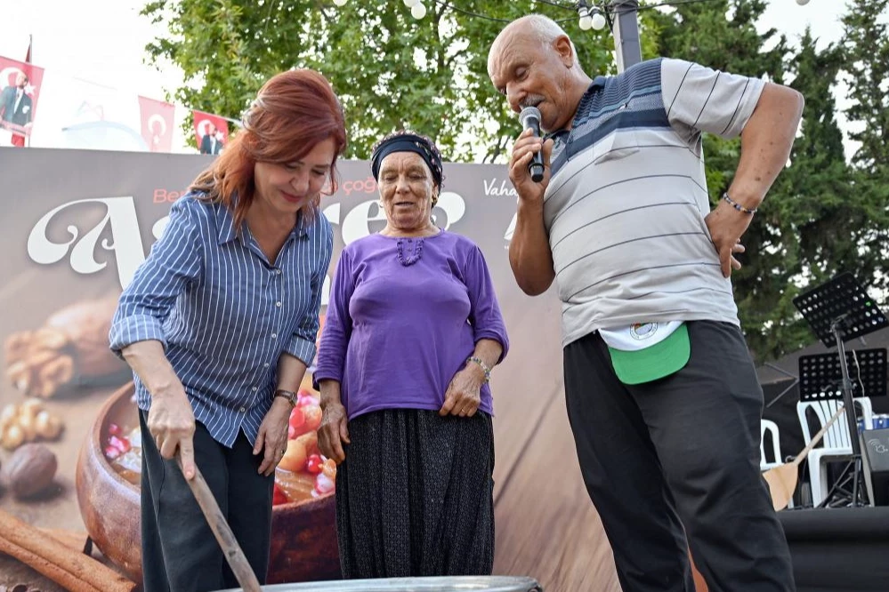 Mersinli Kadınlar, aşure etkinliğinde biraraya geldi
