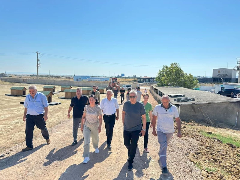 VALİLİĞİMİZİN, KAYMAKAMLIĞIMIZIN VE BELEDİYE SAĞLIK İŞLERİ MÜDÜRLÜĞÜMÜZÜN ÖNGÖRDÜĞÜ ÇALIŞMALARI BARINAĞIMIZDA YÜRÜTÜYORUZ.