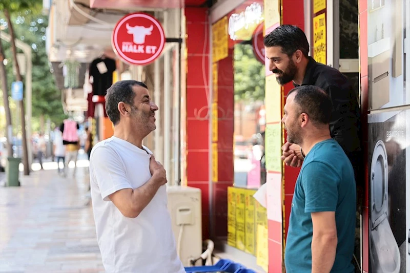 Başkan Çavuşoğlu, İstiklal Caddesi’nde otobüs yolu uygulamasını inceledi