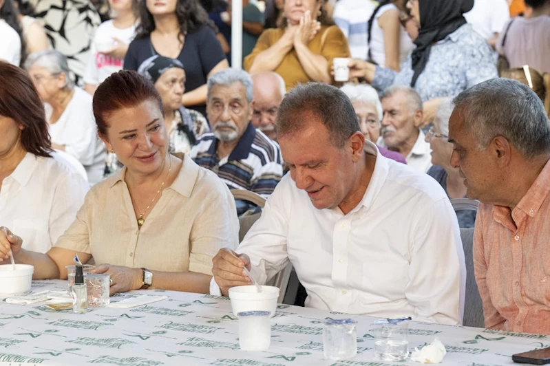 Başkan Seçer ve Meral Seçer Mezitli Cemevi’nin ‘Aşure Lokması Paylaşım Programı’na Katıldı