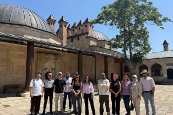 GÖNÜLLÜ GENÇLER SEYİTGAZİ’NİN TARİHİNİ KEŞFETTİ