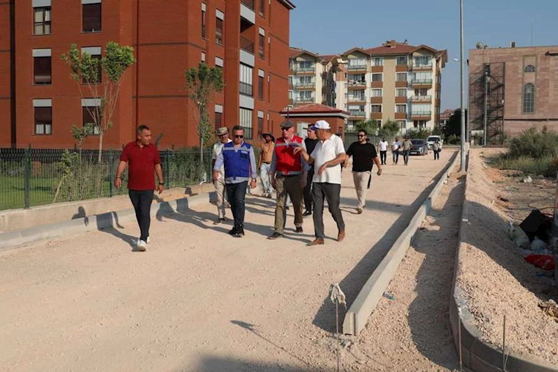 ODUNPAZARI BELEDİYESİ’NDEN KIZILYER’E BÜYÜK YATIRIM: 37 SOKAKTA YOL VE KALDIRIM ÇALIŞMASI BAŞLADI
