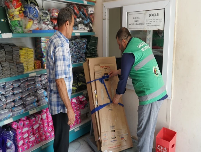 HALİLİYE BELEDİYESİ SIFIR ATIK MARKETLERİ İLE GERİ DÖNÜŞÜMDE FARK YARATIYOR