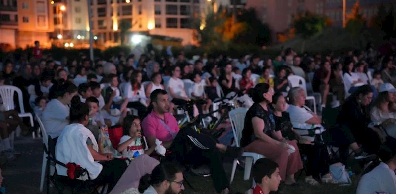 Çorlu Belediyesi Açık Hava Sinema Günleri Devam Ediyor