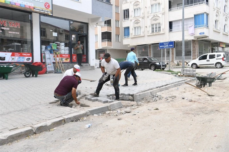 KALDIRIM ONARIM ÇALIŞMALARIMIZ DEVAM EDİYOR