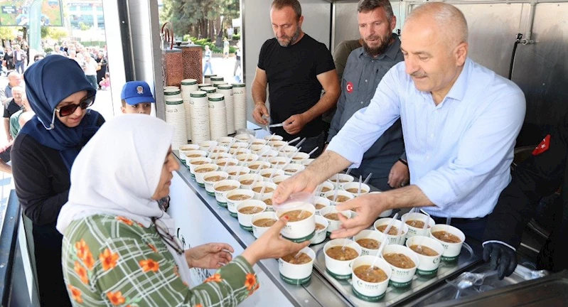 Başkan Büyükgözden Aşure İkramı