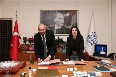 Çeşme Belediyesi ile Türkiye Satranç Federasyonu arasında iş birliği protokolü imzalandı