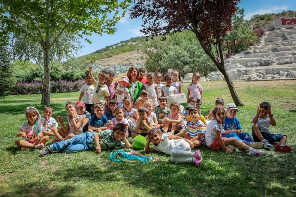 Spor, sanat ve keşif dolu bir yazın ardından renkli kapanış