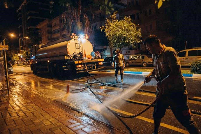 MAHMUTLAR’DA CADDE VE SOKAKLAR PIRIL PIRIL OLDU