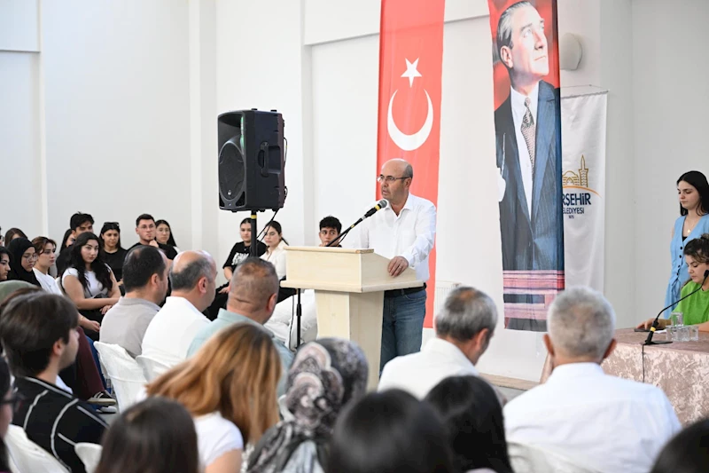 BAŞKANIMIZ EKİCİOĞLU: GENÇLERİMİZİN EĞİTİMİNE KATKI SUNMAYA DEVAM EDİYORUZ.