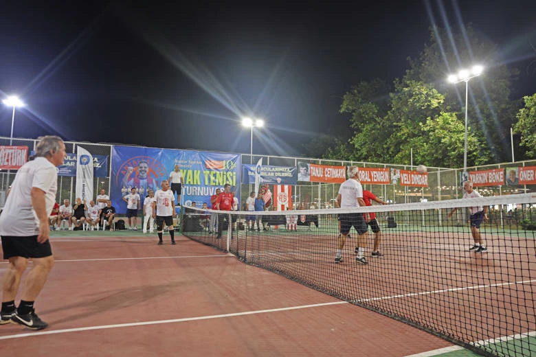 Antalyaspor’un yaşayan efsanesi Metin Ünal onuruna turnuva