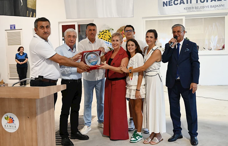 Tekirova kapalı pazar yeri açıldı