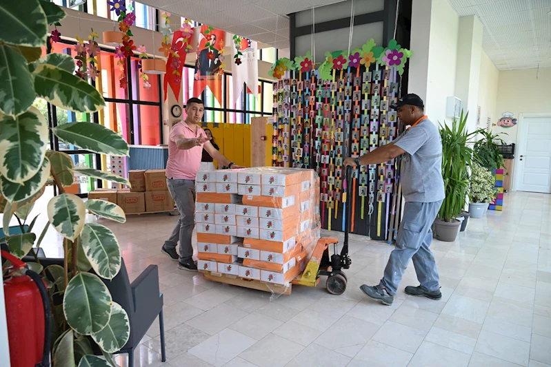 Kırtasiye malzemelerinin dağıtımı sürüyor