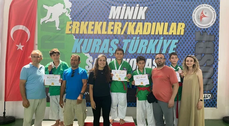 SPORCULARIMIZ TÜRKİYE ŞAMPİYONASI’NDAN DERECELERLE DÖNDÜ