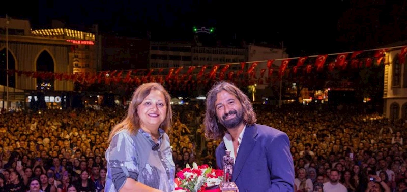 ZAFERİN ŞEHRİNDE ZAFER HAFTASI COŞKUSU KORAY AVCI KONSERİYLE TAÇLANDI