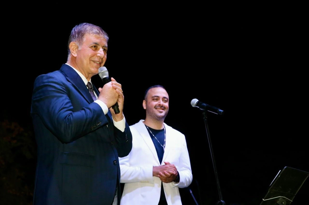 Başkan Tugay, Alaybey Mahalle Şenliği’ne katıldı 