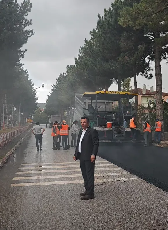 Yeşilyurt Belediyesi'nden Yol Asfaltlama Çalışması