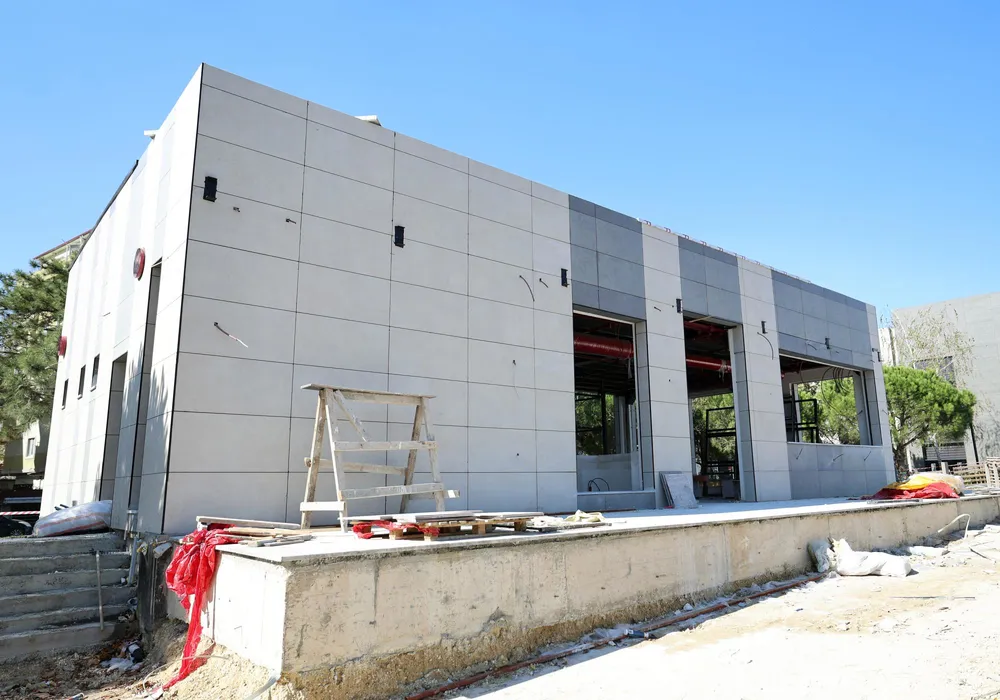 Başkan Vahap Akay Kent Kafe Çalışmalarını Yerinde İnceledi