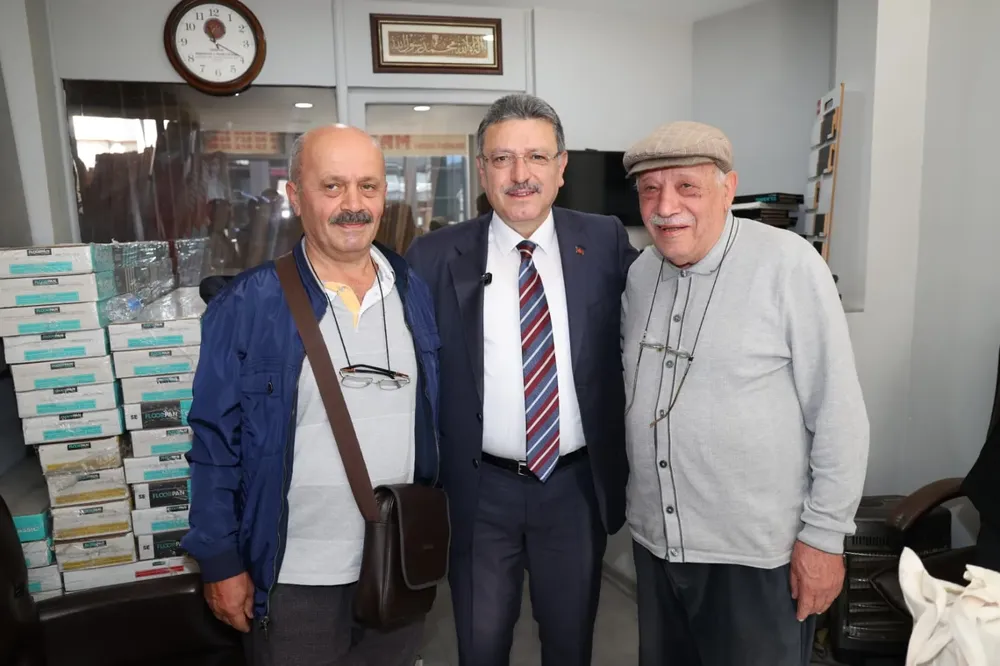 Trabzon'da Başkan Genç esnaf ve vatandaşlarla buluştu