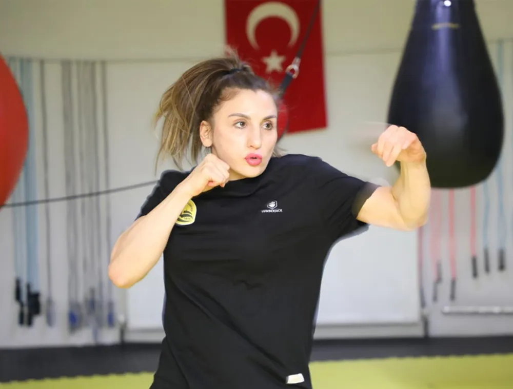 Milli Boksör Elif Nur Turhan Dünya Şampiyonluğu İçin Ringe Çıkıyor