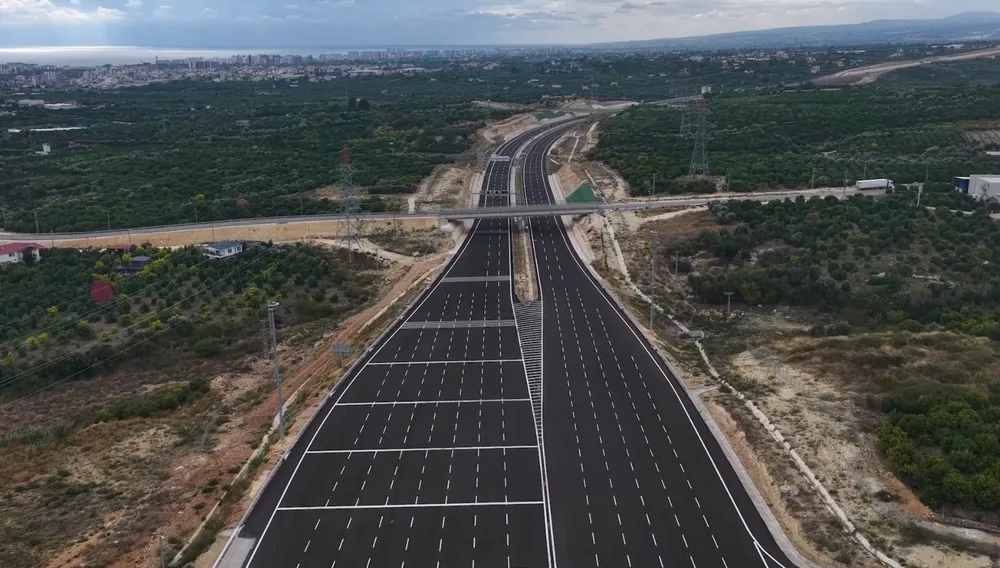 Çeşmeli-Kızkalesi Otoyolu Trafiğe Açılıyor