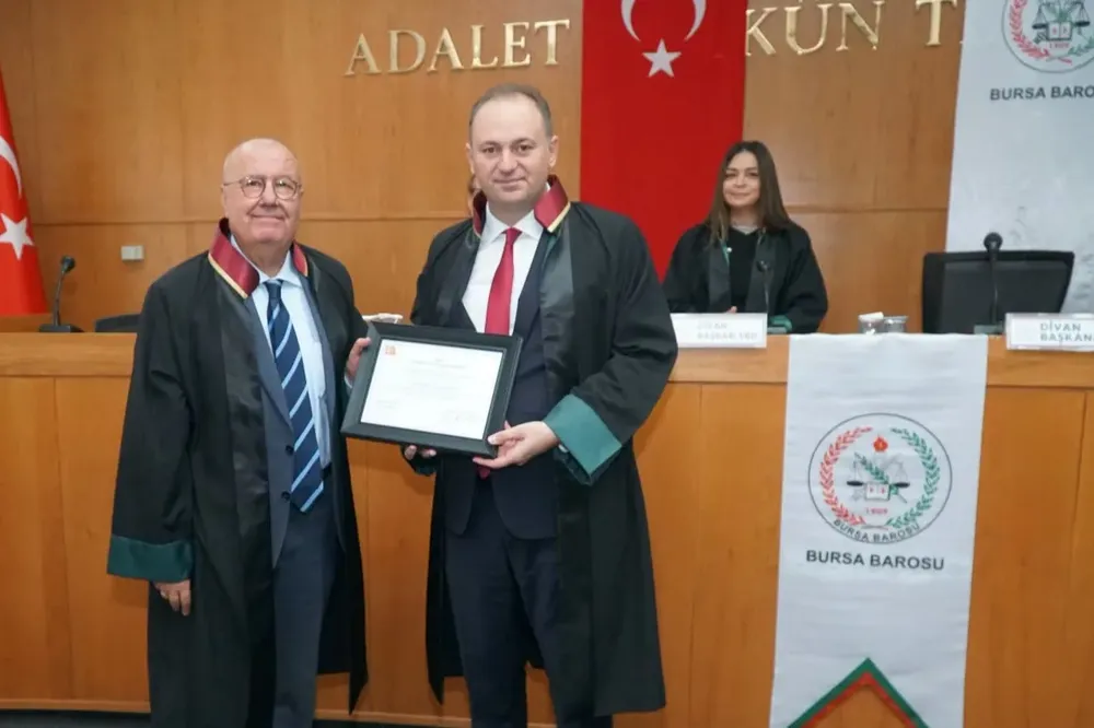 Bursa Barosu’nda Yener Poroy dönemi resmen başladı