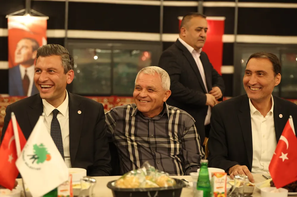 Mamak Belediye Başkanı Şahin, Muhtarlar Günü'nde Muhtarlarla Bir Araya Geldi
