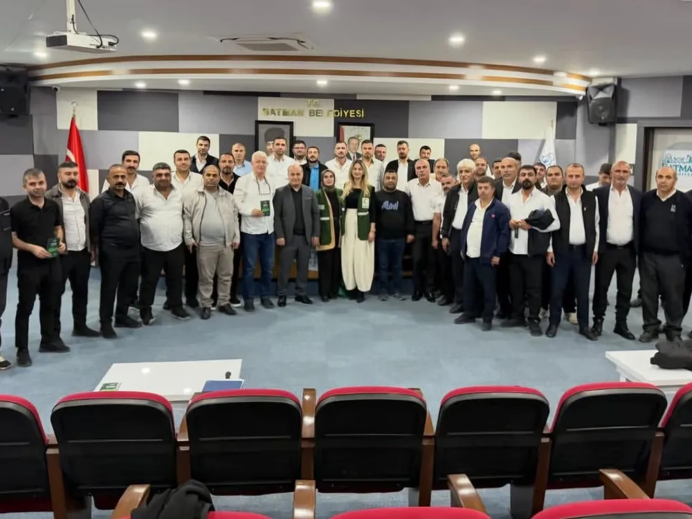 Batman'da Kış Şartları Nedeniyle Zarar Gören Yollar Yenileniyor