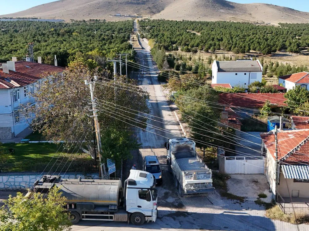 Emirdağ'da Ulaşım Konforu İçin Asfalt Çalışmaları Devam Ediyor