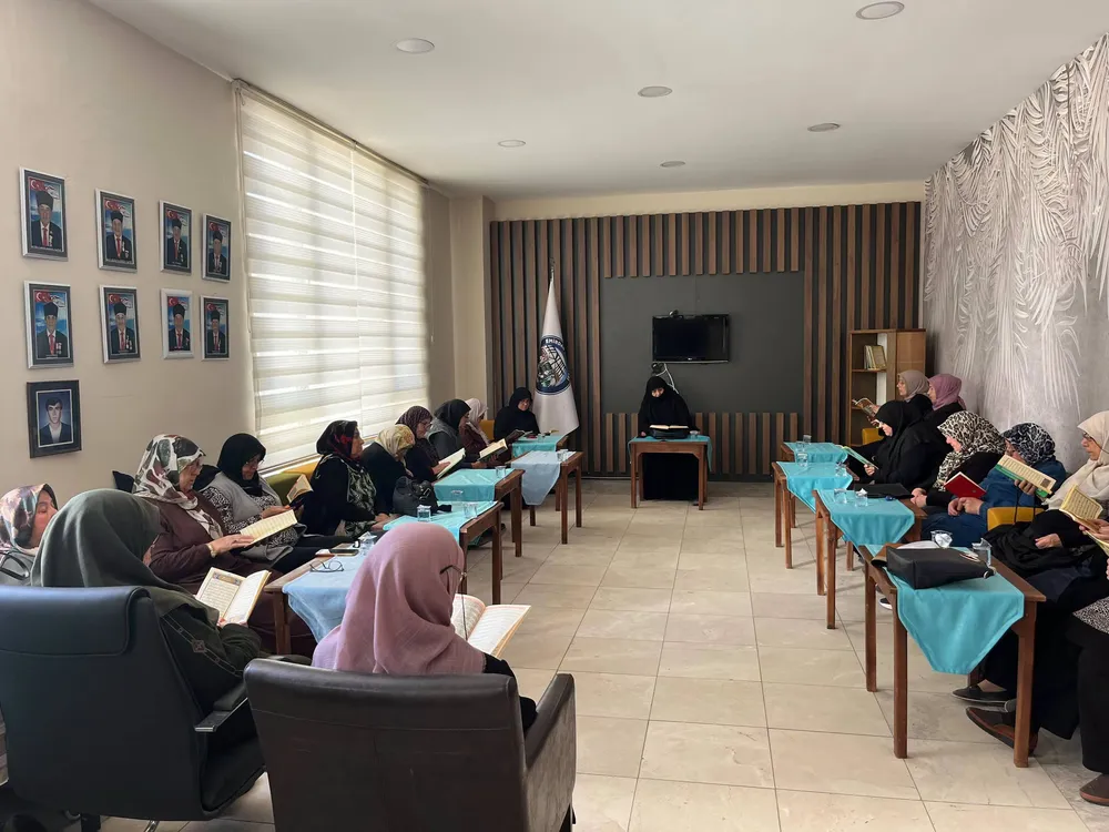 Emirdağ Belediyesi Cuma Sohbetleri Kadınların Yoğun Katılımıyla Gerçekleşti